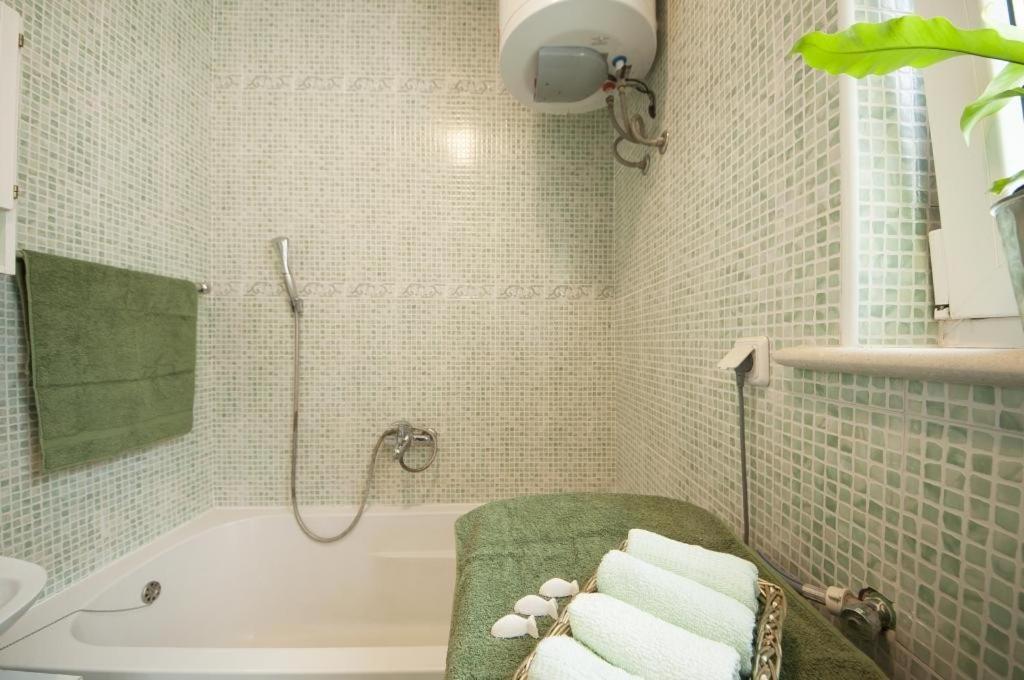 Apartments Kalajzic Pucisca Ngoại thất bức ảnh