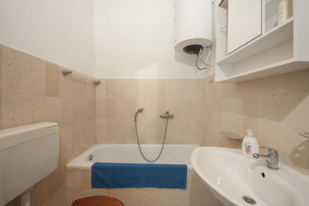 Apartments Kalajzic Pucisca Phòng bức ảnh